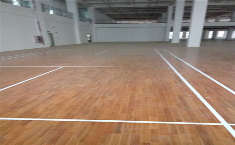 籃球場木地板干縮了會怎樣？