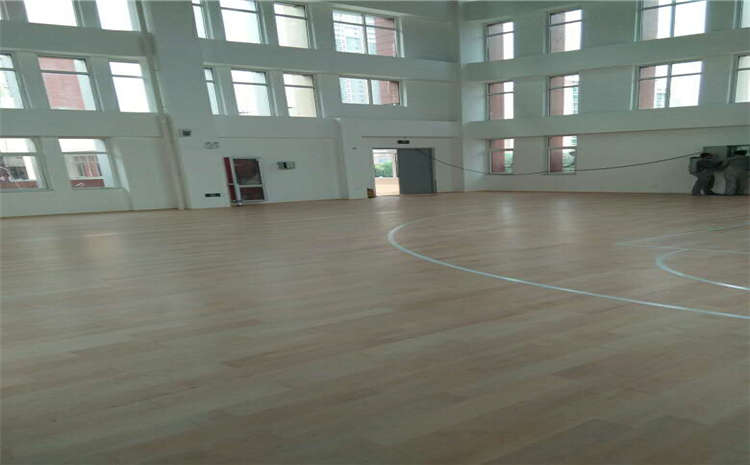福建楓樺木運動木地板施工技術