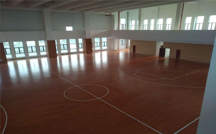 學校籃球場地木地板廠家哪家好？